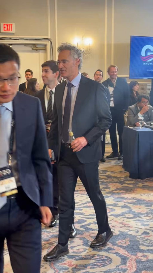walking into a conference and realizing it’s all service providers 