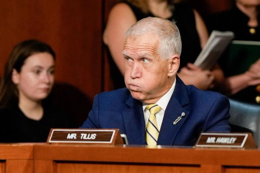 🟡 NEW: Senate Republicans are saying the bipartisan crypto regulatory bill is likely to fail. 

There’s been little movement on the key Democratic demand, an ethics component governing the president and his family, according to two Democratic aides. 

https://www.semafor.com/article/09/08/2026/senate-republicans-say-crypto-bill-likely-to-fail 