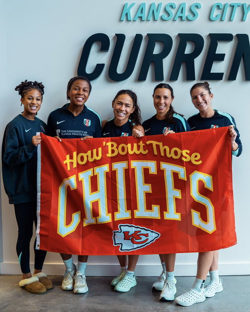 HOW ‘BOUT THOSEEEEEEE ?!???! 🗣️

Happy Red Thursday #KCBABY! Good luck to the @Chiefs on their season opener ❤️ 