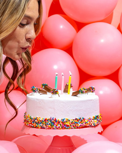 Your birthday, your cake, your way! 🎂🍦✨Choose your favorite Cake, Ice Cream, Mix-Ins, and Frosting for a celebration that’s totally you 🥳🎉 