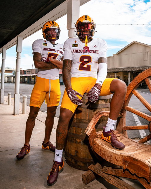 First road look of 2026 🔥

Game 2 Uniforms at Texas A&amp;M 