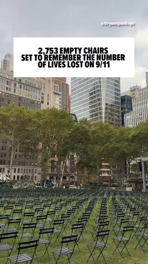 💔 Bryant Park in New York set out 2,753 empty chairs on their lawn to remember the number of lives lost on 9/11.

🎥: X / bryantparknyc 