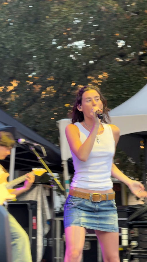 Stella Lefty performs “Why Wouldn’t We” live from the EA SPORTS Ultimate Tailgate stage at Texas 🏈🤘

#UltimateTailgate #StellaLefty #UTAustin 