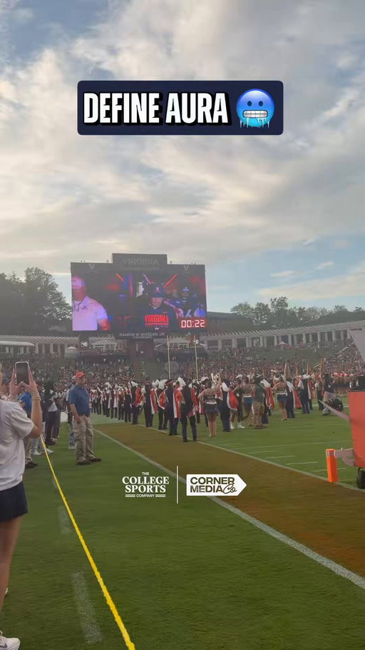 Tony Elliott walking out with his guys 🫡 