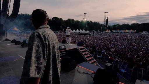Es gibt genug Argumente um Samy als Deutschrap 🐐 zu titulieren. Mit Ü50 Live immer noch jeden anderen Rapper alt aussehen zu lassen, sollte man genießen. Wenn es vorbei ist, wird nie wieder sowas kommen, weil dieses Skillset nicht mehr gefragt oder nötig ist. 