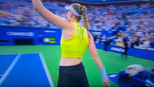 Aryna Sabalenka smashes her racket to pieces after losing the US Open final.

Heartbreak in New York after a grueling three-set battle.

