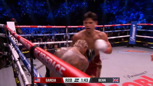 🇺🇸 @RYANGARCIA WINS BY TKO #GarciaBenn 