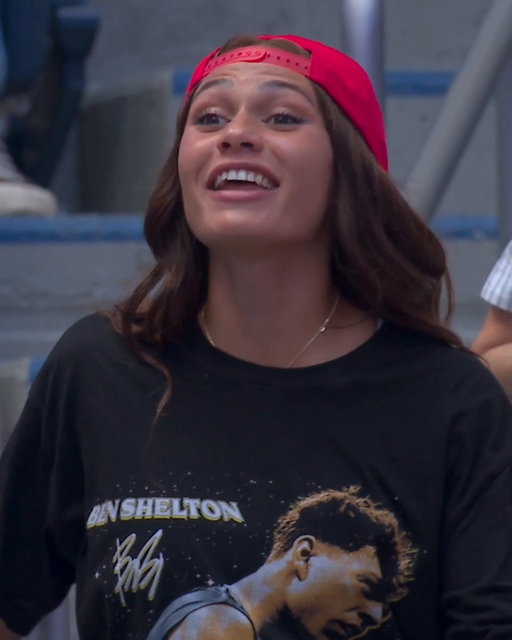 Nothing cooler than going out of your way to hit on your opponents girlfriend right after you whack him in 4 sets to win a major title. Peak alpha behavior.  