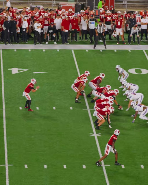 RT @BadgerFootball: One for the books @chris_brooksjr2 🥹 