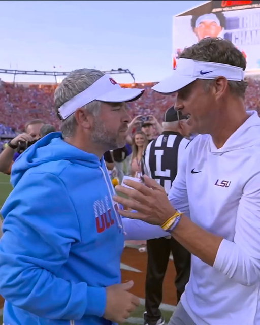 All love before the game between Lane Kiffin and Pete Golding 🙌 