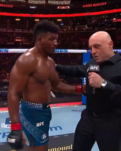 This happened to Alonzo Menifield’s thumb in round 1…

HE WON THE FIGHT 