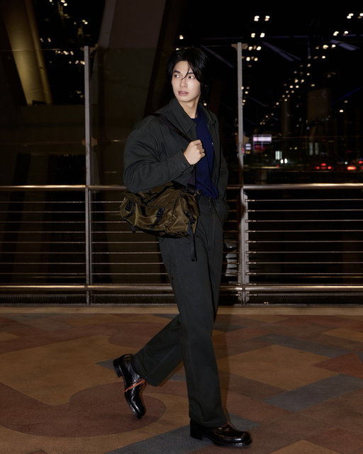 Prada Ambassador Win Metawin is off to Milan in a full Prada look to attend the Prada SS27 Womenswear Fashion Show.

#PradaSS27 #PradaPeople #Prada #WinMetawin 