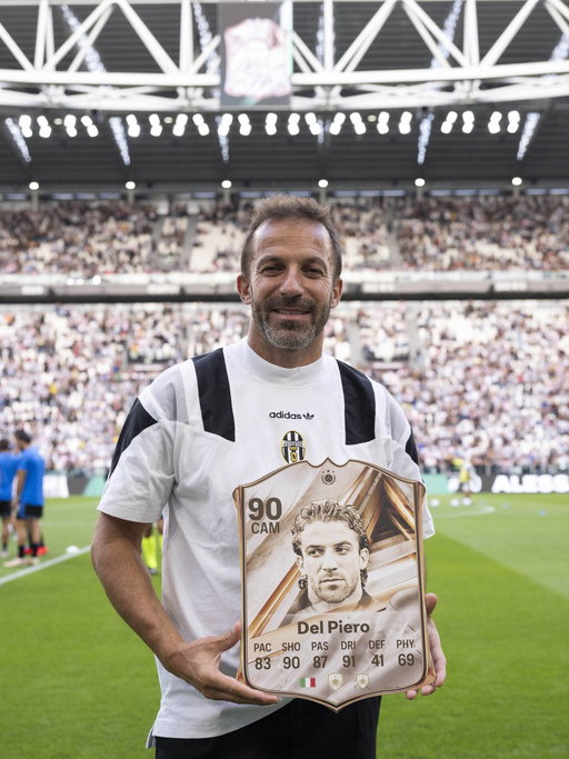 A special night at Allianz Stadium  
Play #FC27 with Early Access  
@EASPORTSFC @juventusfc 
