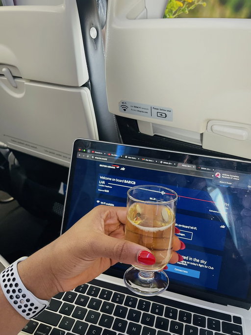 My first time flying business class🥹🥹
Fully sponsored🔥

More of this please🤏 