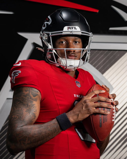Michael Penix Jr. has been named starting quarterback for Thursday's game

https://atlfal.co.nz/4ydQ4ae 