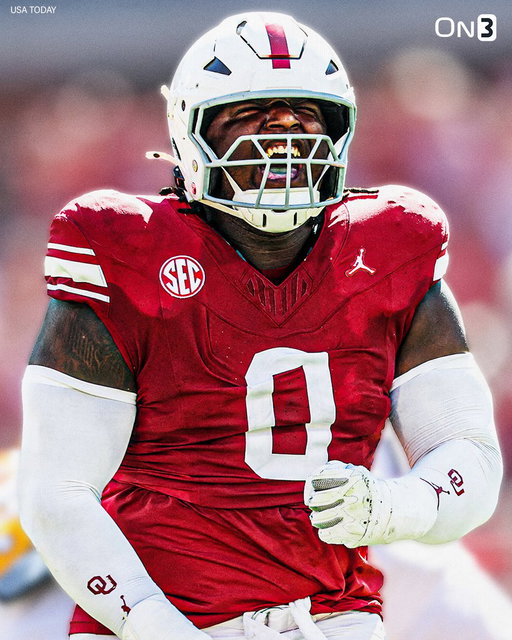 NEW: Oklahoma star DL David Stone suffered a lower-body injury at practice on Monday, @PeteNakos and @GeorgeStoia report. 

Stone is set to undergo further testing. 

https://t.co/iyl0ovqj6j