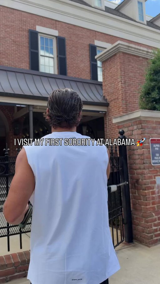 I VISIT MY FIRST SORORITY 

🚀 👀 