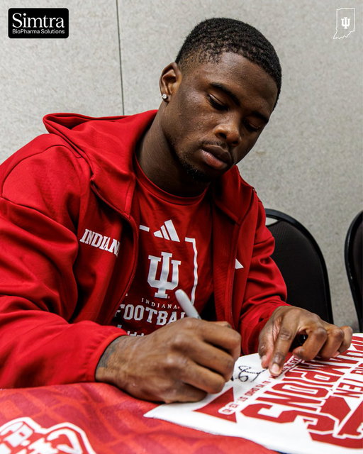 Our Rally Towels look a little different this week due to storms in China that delayed our shipment. 

We’ll still have them to help you cheer loud & proud though. 

Arrive at The Rock & pick up your towel as we open conference play. You might even find one signed by a member of the team. 👀