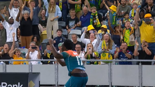 NESTORY IRANKUNDA WITH A 𝐖𝐎𝐑𝐋𝐃 𝐂𝐋𝐀𝐒𝐒 FREE KICK AGAINST BRAZIL! 🤯

#Socceroos #QLDFootballSeries2026 