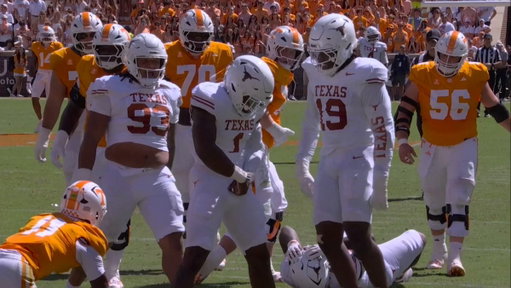 Texas star Colin Simmons was flagged for unsportsmanlike conduct after celebrating a third-down sack by pretending to urinate on the field.

The official explanation: “simulating using the restroom.”

🎥 @ESPNCFB 

