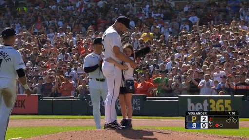 Thank you, Justin Verlander 🧡

JV leaves the mound for the Tigers - one final time. 