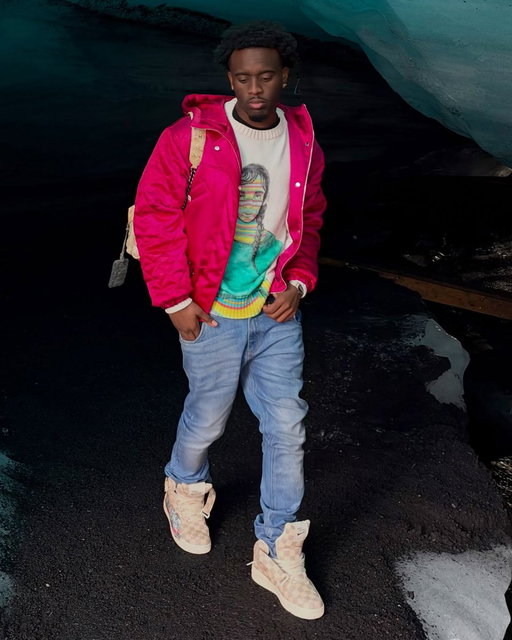 Kai Cenat brings out some heat while traveling Iceland rocking the Louis Vuitton x Nike Air Force 1 Mid designed by the late Virgil Abloh 🔥🇮🇸

📸: @KaiCenat 