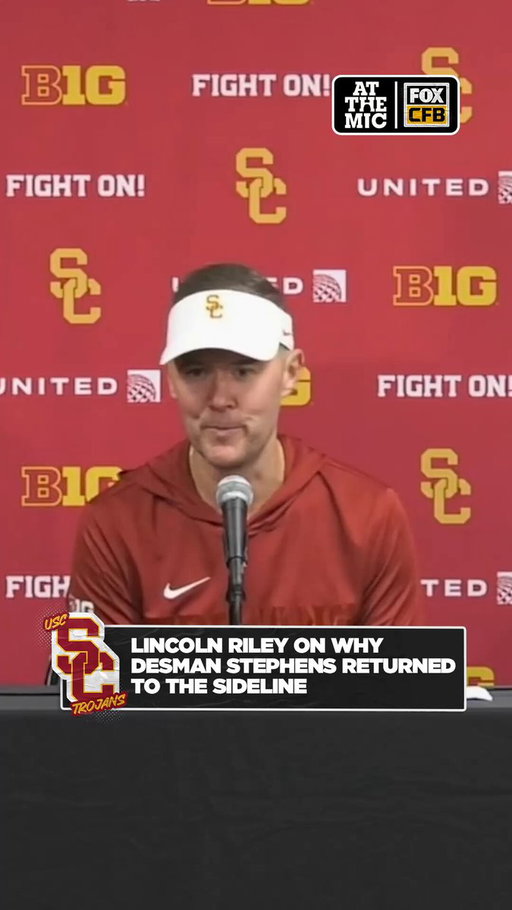 Lincoln Riley responds to questions about Desman Stephens returning to the sideline following the hit on Dante Moore. 