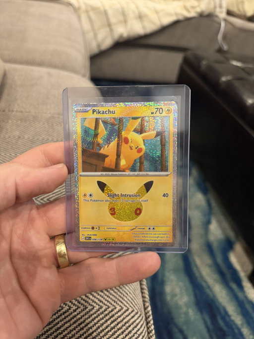 Pulled Stairchu

My favorite Pokemon card of all time 😭 