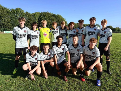 Hope Dragons U16’s 🏴󠁧󠁢󠁷󠁬󠁳󠁿 repping their new shirt! Congrats on this weekends win 🎉🎉 Nice shirt 😎 