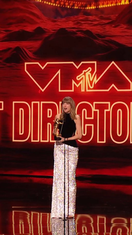 One for the history books 🥹 @taylorswift13 accepts the MTV #VMA Artist Director Honors. 