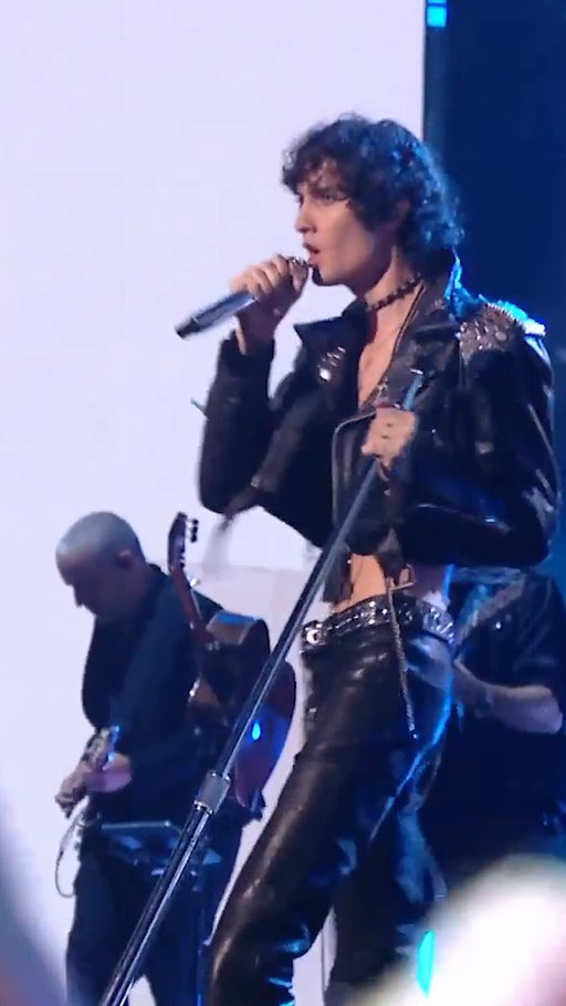 sombr paying tribute to George Michael with “Faith” and “Father Figure” at the #VMAs 🫶 