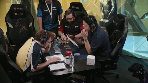 "This decklist...no style, no sauce" @Rocklho 😂

Pre-game comms are the best. #RQLA 