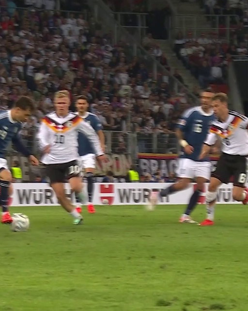 Karetsas makes it look so easy 🤤

#NationsLeague 