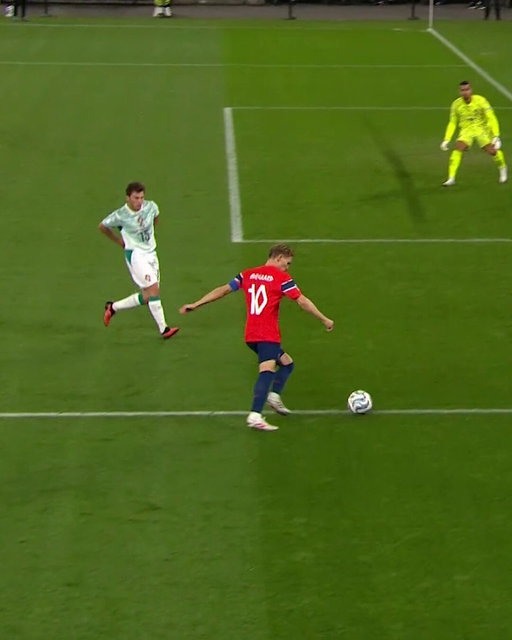 Wait for Haaland's reaction... 😅

#NationsLeague 