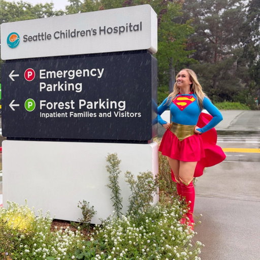 My newest Supergirl cosplay made it to visit some kids at Seattle Children’s Hospital yesterday! Every time I’ve gone, I’ve worn a new Supergirl suit. Which one do you like best? 
