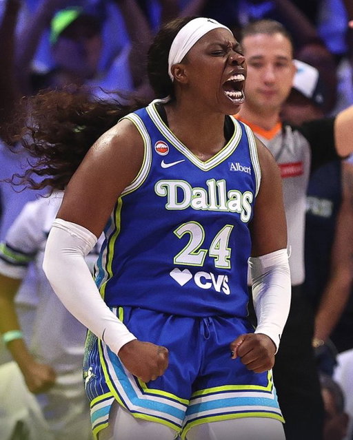 ARIKE OGUNBOWALE MASTERCLASS 🤯 

45 POINTS
7 ASSISTS
3 STEALS
12/23 FG
5/8 3PM
16/18 FT

MOST POINTS IN WNBA PLAYOFF HISTORY 🔥 