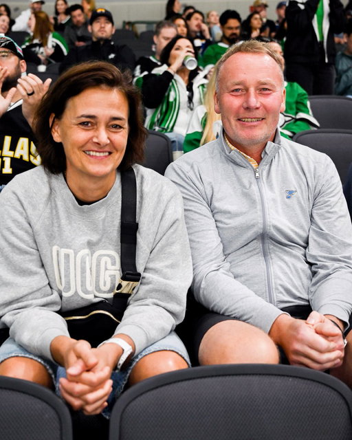 Adam Jiricek was in Springfield, expecting to start the year in the AHL. Injuries to Logan Mailloux &amp; Tyler Tucker changed those plans. 

But that didn’t stop Libor and Lanka Jiricek, who traveled all the way from Prague to Dallas to see their son’s @NHL debut Friday. #stlblues 
