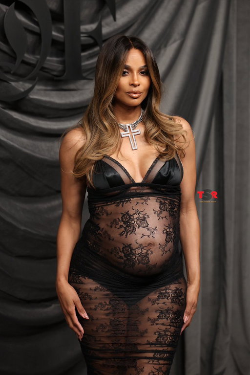 Hot mama! 😍 Ciara pops out at the BoF500 Gala during Paris Fashion Week. 🔥 

(📸: @gettyimages) ✍🏾: #TSRStaffLG 