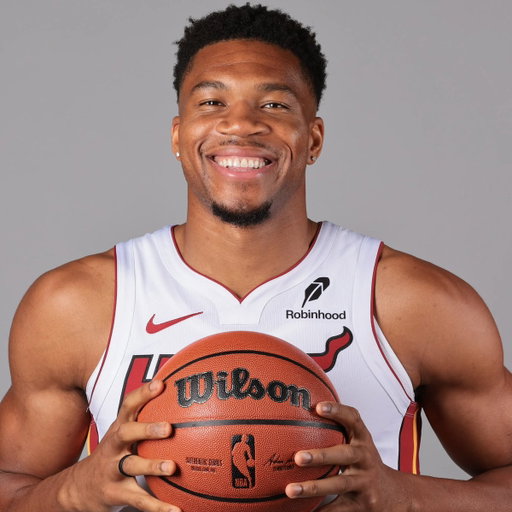 Giannis Antetokounmpo in his Heat preseason debut: 9 points, 4 rebounds, 7 assists in 14 minutes of playing time.

Scary. 