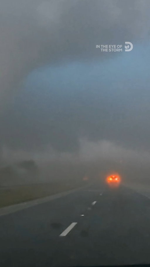 You never know what's coming when you're in the path of a storm 🌪️

New #IntheEyeoftheStorm Tonight at 10P. 