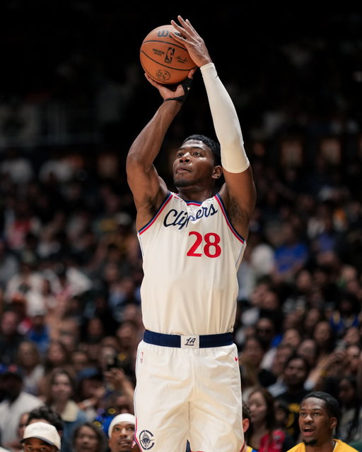 Rui at the half on his Clippers preseason debut! 🔥🔥🔥

21 PTS
5 REB
4-5 3PT
8-11 FG 