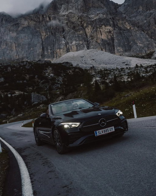 Life is better at altitude. 

📷 visionsofjk for #MBcreator 

#MercedesBenz #WelcomeHome #140YearsOfInnovation 

[Mercedes-Benz CLE 220 d Cabriolet | Energieverbrauch kombiniert: 5,4‒4,9 l/100 km | CO₂-Emissionen kombiniert: 141‒129 g/km | CO₂-Klassen: E-D] 