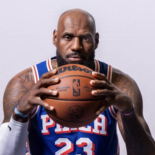 LeBron James, entering his 24th NBA season, suffers from chronic arthritis in his left foot and sciatica in his lower back, per @mcten.

Oh no… 