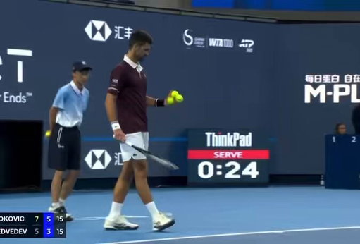 DANIIL MEDVEDEV DISQUALIFIED FOR HITTING A SPECTATOR WITH A BALL 🚨

​NOVAK DJOKOVIC INTO THE BEIJING FINAL.

