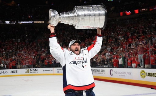 @espn Alex Ovechkin’s resume:
 1,687 PTS
Most G in NHL history Stanley Cup Champ 12x All-Star 9x Rocket Richard 3x Hart 1x Art Ross 1x Calder 1x Conn Smythe 3x Ted Lindsay

Legend 