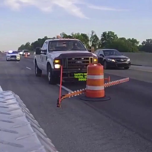 This Smart Device Makes Moving Traffic Barrels Safer and Easier
by @gigadgets_
  
#Innovation #EmergingTech #TechForGood #Technology 