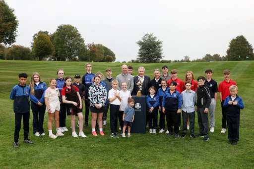 Getting golf lessons from the 2027 Ryder Cup Captains 😍

#YearToGo | #RyderCup 