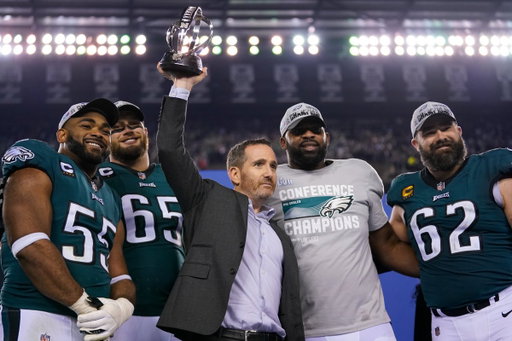 🦅 Brandon Graham
🦅 Lane Johnson
🦅 Fletcher Cox
🦅 Jason Kelce

End of an era for the Eagles. 