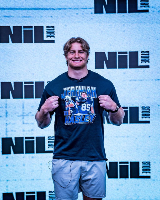 Keep the winning streak going by supporting your favorite @DukeFOOTBALL athletes. Shop and support Jeremiah Hasley’s locker room now‼️

Shop now: https://nil.store/duke/duke-jeremiah-hasley-85 