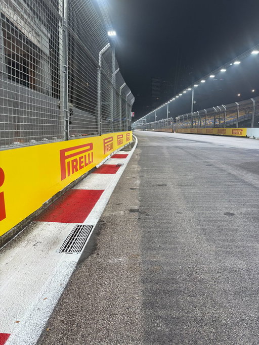 👀 Singapore GP organisers have reprofiled the wall on the entry to Turn 10 in a bid to avoid drivers hitting trouble there.

It now curves around to follow the track angle and sits further from the racing line.

The old wall famously caught George Russell in 2023, while Lando Norris brushed it en route to victory in 2024.